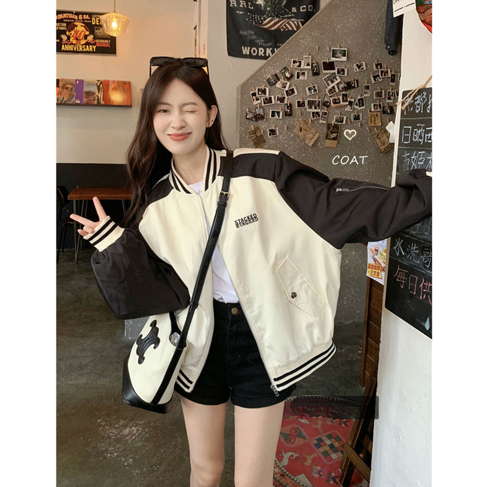 Varsity Jacket Wool - เสื้อแจ็คเก็ตเบสบอลสีม่วงสำหรับผู้หญิง รุ่น Spring Skincare Edge แบบสองสไตล์