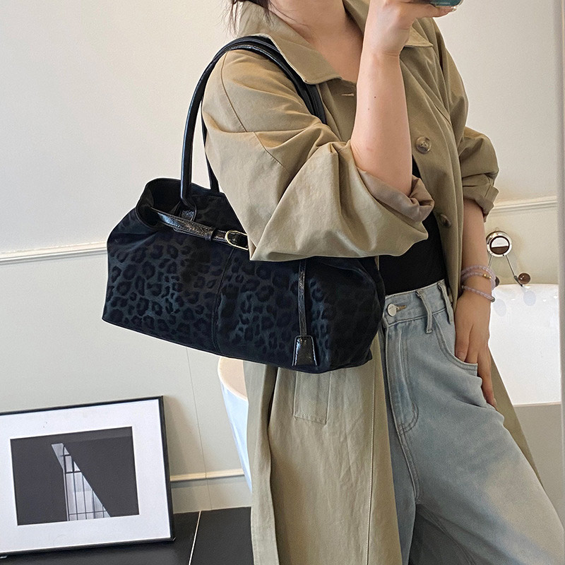 กระเป๋าโท้ทลายเสือดาวสไตล์วินเ - Vintage Fashion Shop บทวิจารณ์และราคา