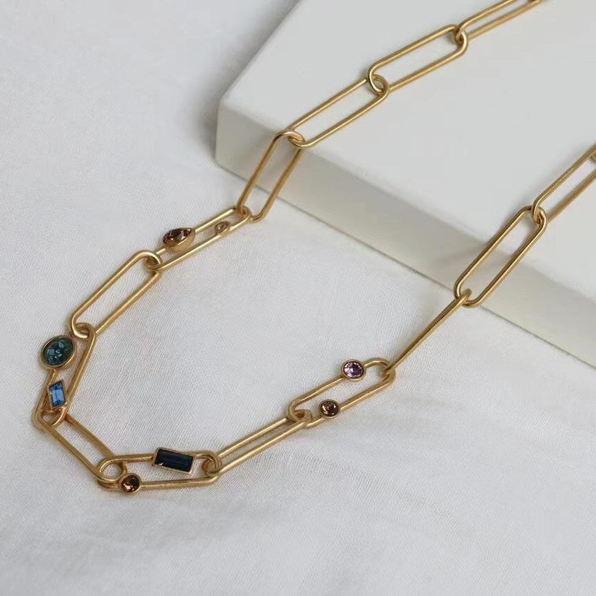 ทองเหลือง AAA Zircon ธรรมชาติล - Vintage Fashion Runway บทวิจารณ์และราคา